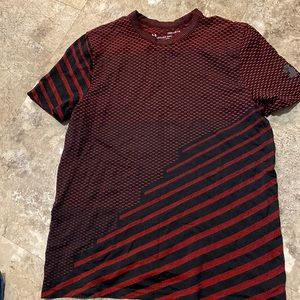 Under Armour youth medium tshirt